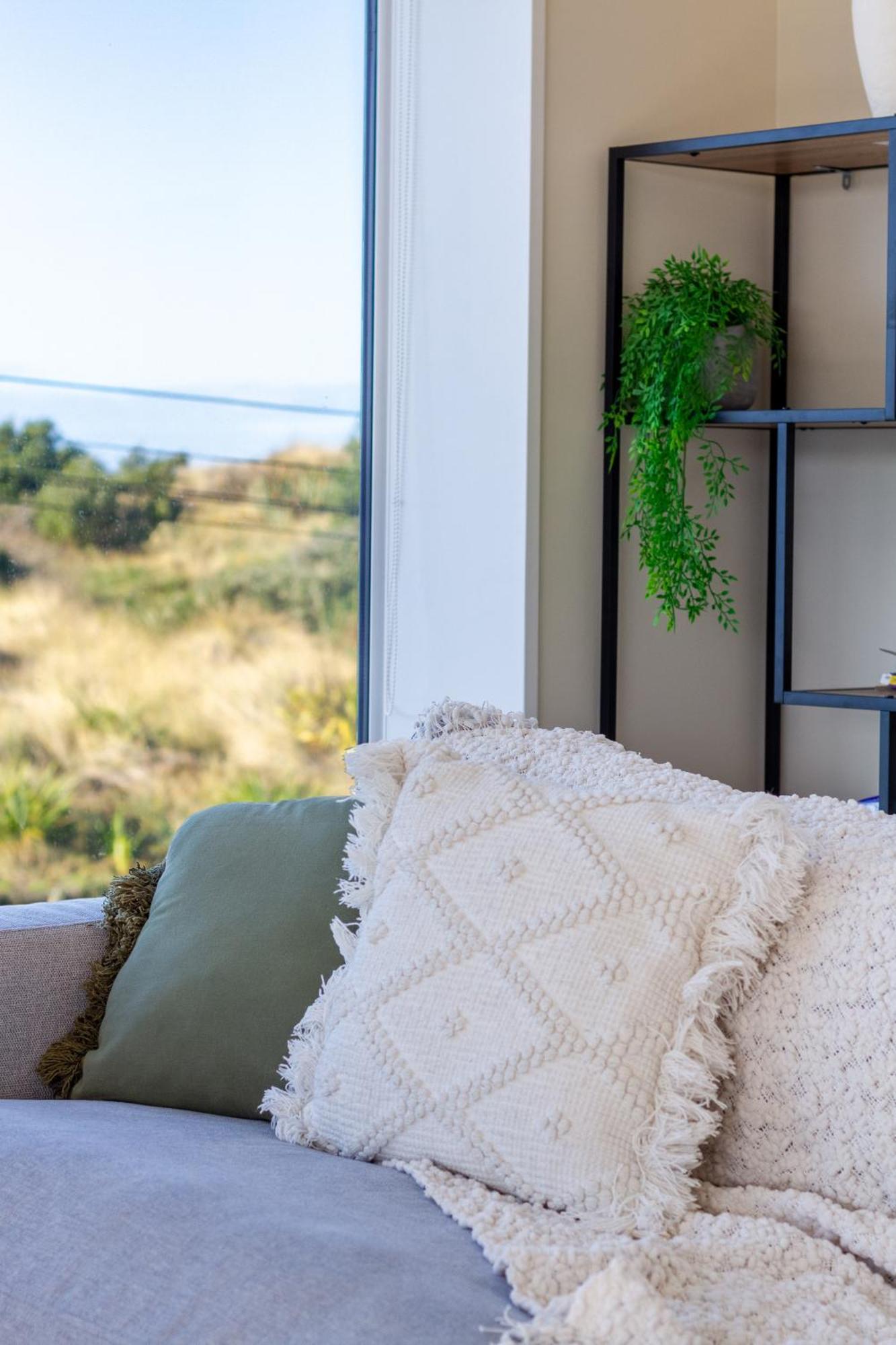 Luxury Beachside Living Elegant 3-Bedroom Haven クライストチャーチ エクステリア 写真