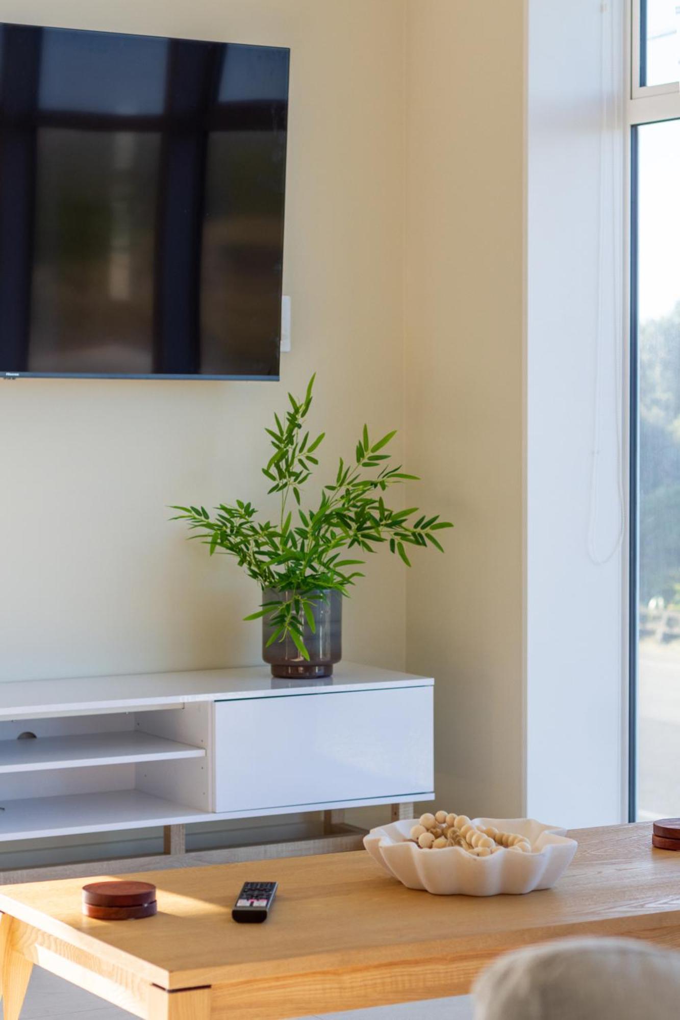 Luxury Beachside Living Elegant 3-Bedroom Haven クライストチャーチ エクステリア 写真